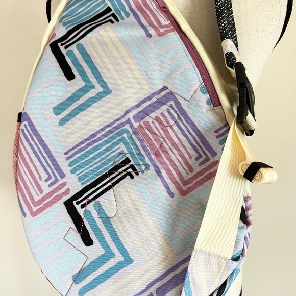 KAVU Women's Paxton Pack Party Pop Bag Backpack 870-1867 Travel Beige Multi New - Picture 4 of 6